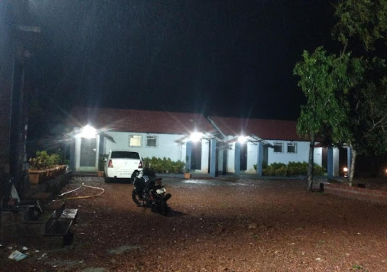Sea King Beach Resort Ganpatipule Exterior photo